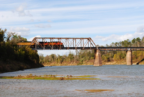 santa county railroad burlington train river liberty kayak texas steel railway rr swing trinity kayaking drawbridge through draw fe northern bnsf girder movable truss romayor pontist