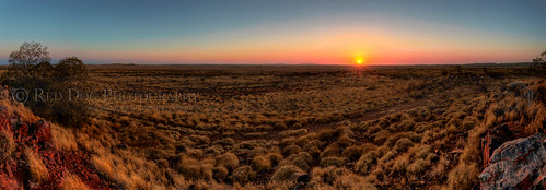 sunset panorama sun photoshop canon horizon australia adobe 5d karratha westernaustralia hdr highdynamicrange mkii lightroom spinifex pilbara nn5 nodalninja niksoftware viveza nn5l 5dmkii