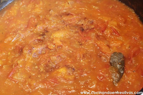 Compota de tomates con huevos escalfados (10)