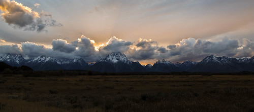 show park travel autumn light sunset vacation sky usa mountains fall nature clouds last canon landscape united grand powershot mount national states wyoming peaks closing teton northern moran act g11