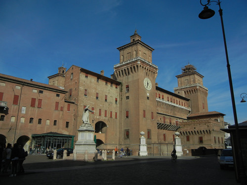 DSCN3756 _ Statue of Girolamo Savonarola, Castello Estense, Ferrara, 17 October