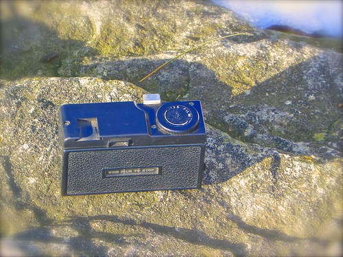 camera instamatic revue cartridge 126film mat12 revuemat12