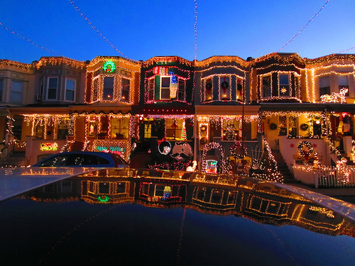 christmas street xmas city blue houses roof winter sunset sky holiday reflection beer colors night contrast lights mirror colorful view dusk 34thstreet violet vivid baltimore hamden neighborhood roofs reflected beercan characters block local bluehour wreaths hampden sunroof rowhouse utz decorated boh rowhouses moonroof violethour mrboh utrzgirl