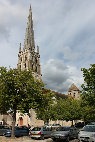 2012.08.03.416 - SAINT-SAVIN - Place de la Libération - Abbaye de Saint-Savin-sur-Gartempe