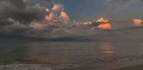 beach sunrise photography asia cambodia sihanoukville february rtw cloudscape 2012 waterscapes d90 atmosphereandsky tokina1116mmf28 ព្រះរាជាណាចក្រកម្ពុជា