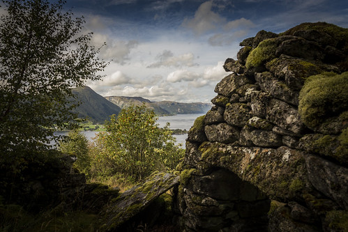 gulen sogn norge norway summer sunny fjord ruins canon eos 6d