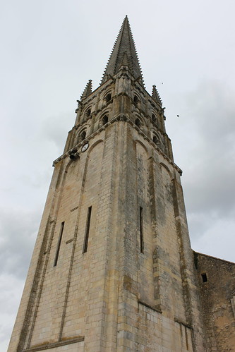 2012.08.03.257 - SAINT-SAVIN - Place de la Libération - Abbaye de Saint-Savin-sur-Gartempe