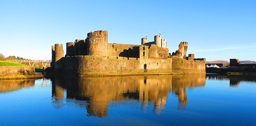 Grey or white ladies are famous in British ghost stories. But what about the green lady? Click here to learn about the Green Lady of Caerphilly Castle.