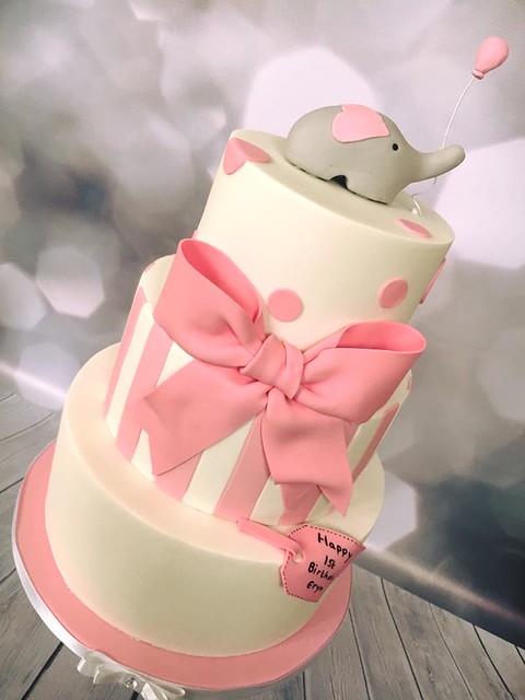 Cute Cake by The pretty cake company