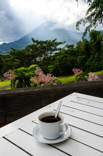 raw northsulawesi raining manado blackcoffee tomohon gununglokon nikond7000 yemaria lokonvolcano