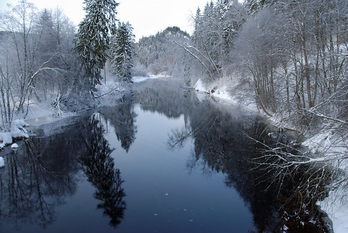 blue winter snow ice norway river norge is nikon snø blå siljan elve mrpb27 d40x kvelde afsdx18200mmf3556gifedvr