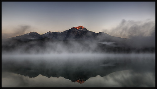 canada sunrise mist reflection lake dawn