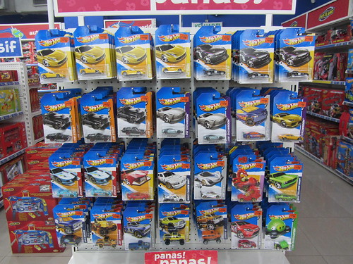 new blue macro cars metal toys miniature interesting model asia waves colours play forsale view zoom near quality side small hunting mint vehicles card rows tiny hotwheels malaysia kotakinabalu hobbies pegs shelves assortment sabah mattel variation toysrus collectibles e30 2012 detailed diecast casep 1borneo thienzieyung