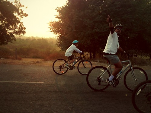 road sunrise cyclists financialdistrict brownbetty gachibowli analogapp