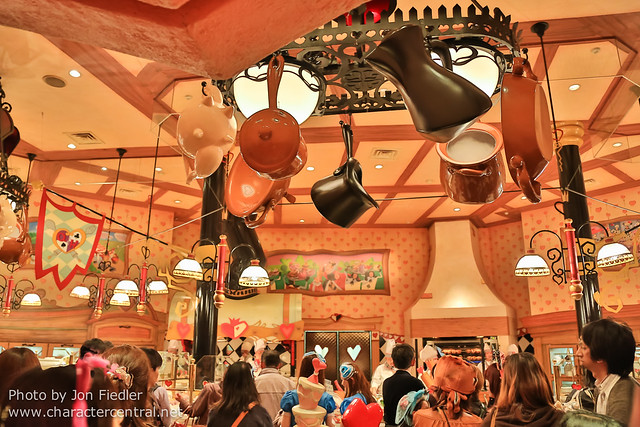TDR Oct 2012 - Eating at the Queen of Hearts Banquet Hall