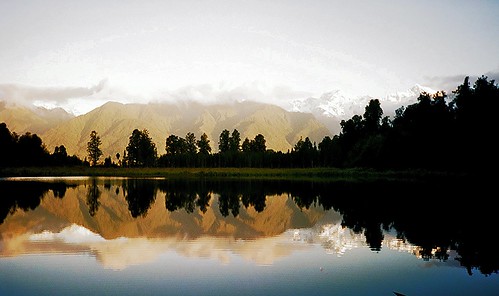 newzealand lake reflection lakematheson