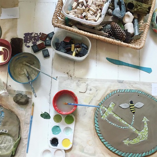 Ain't no party like a crafty hen party 'cause a crafty hen has pottery! @sara_trucraft #craftyhandsmidleton