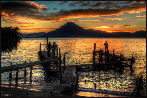 sunset sky lake water docks lago atardecer muelle agua guatemala atitlán tourist cielo panajachel turistas sololá celaje