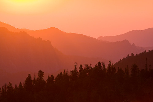 morning red summer favorite orange mountains fog forest sunrise colorado unitedstates rockymountains sunrays estespark rockymountainnationalpark