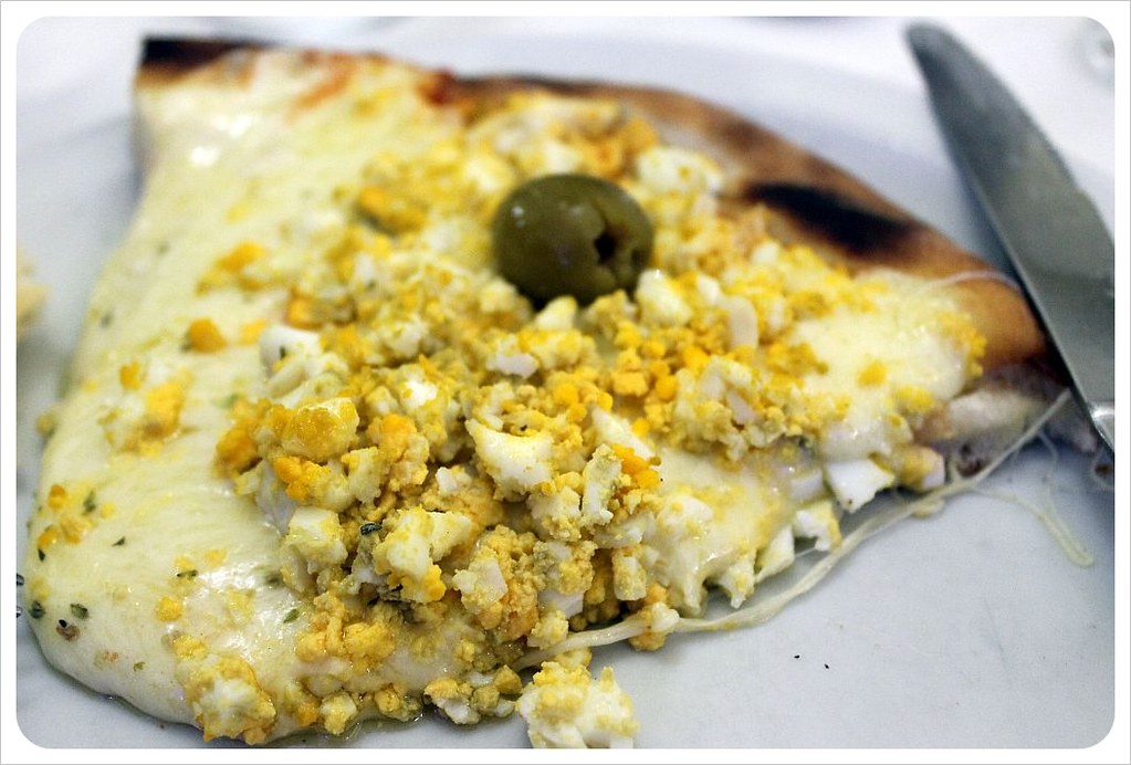 argentine pizza with egg