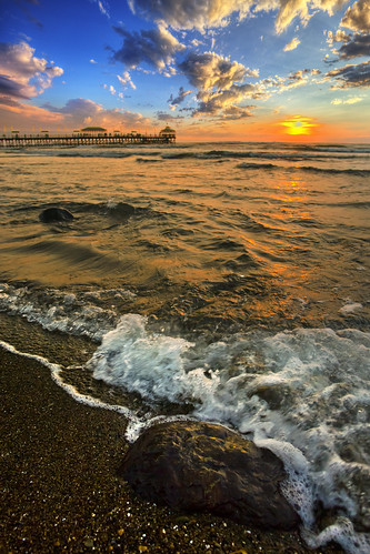 sunset beach peru southamerica coast waves sunsets magichour trujillo settingsun huanchaco beautifulsky beautifulsunset lalibertad huanchacoperu trujillocity