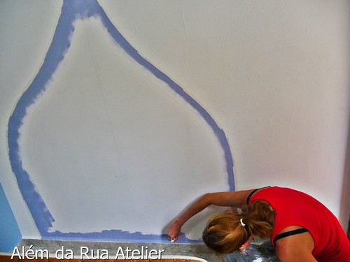 Falsa cabeceira pintada na parede