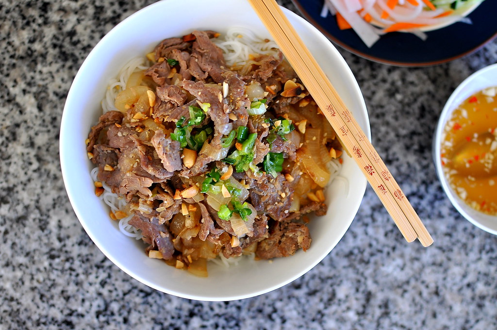 Thịt Bo Xao Hanh Tay Vietnamese Stir Fried Beef With Onions Gastronomy