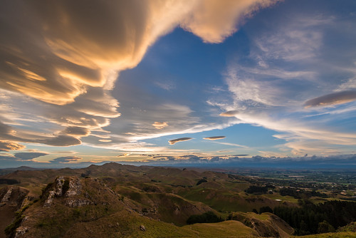 clouds dusk foehn hawkesbay light napier newzealand sky sunset tematapeak cloudy day