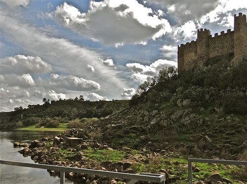 castle portugal nova rio de vila da castelo tejo ilha almourol tancos blueribbonwinner barquinha 2013