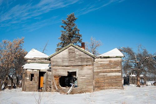 wood winter house snow canada broken field rural rustic grain shed faded abandon alberta western weathered shack agriculture grassland derelict woodgrain ruined