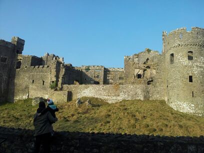 , A walk around Carew Castle and Mill Pond #CountryKids