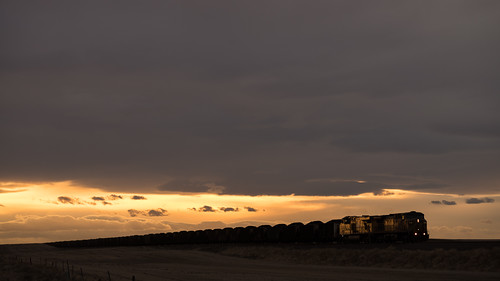 railroad sunset train unionpacific locomotive nikon80200mmf28afd nikond600 kansaspacific limonsub nikonafnikkor80200mmf28d