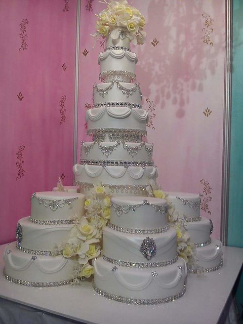 Elegant Tower Wedding Cake by Thersha Govender of The Frost Goddess