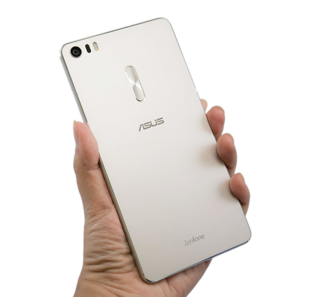 6.8 吋大螢幕機新旗艦！ASUS ZenFone 3 Ultra 七個推薦的理由 @3C 達人廖阿輝