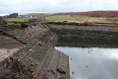The "wall" between the lower 2 reservoirs