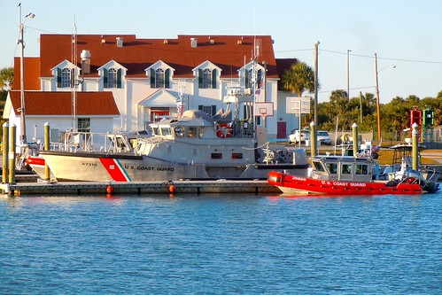 boat florida uscg uscoastguard poncedeleoninlet newsmyrnabeachfl 47footmotorlifeboat
