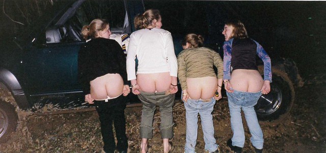 Liss, Danielle, Amy, Court - Mooning. 