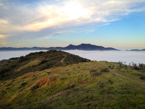 california usa fog sunrise trail venturacounty thousandoaks conejovalley arroyoconejo lynnmeretrail