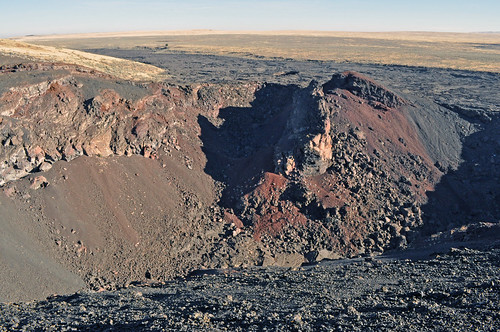 oregon volcano lava desert geology volcanicrock pumice easternoregon oregondesert coffeepotcrater