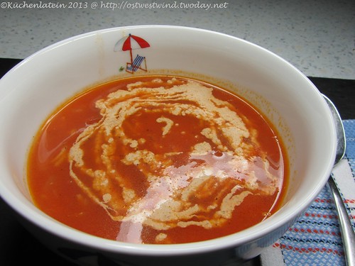 Tomaten-Reis-Suppe mit Mandelmus-Dip