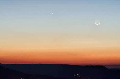 sunset moon march dusk va comet 2013