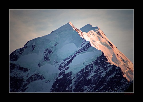 newzealand mountain snow sunrise dawn peak nz summit mtcook southisland mountcook aoraki crag tallestmountain tallestpeak