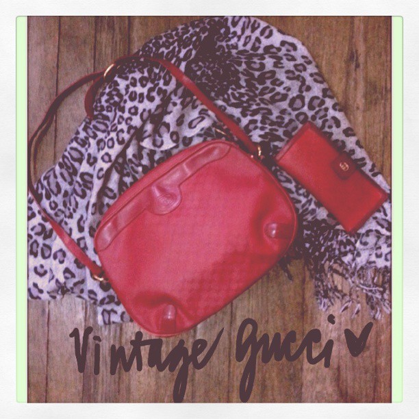 My red vintage Gucci collection. And that's my handwriting on the picture using Samsung Galaxy Note 2's S Pen. Wala nang kokontra---mas astig Note 2 kesa iPhone. And this coming from a girl who loved her iPhone. Right @aissa515 @aguilab? #Note2 #samsung #