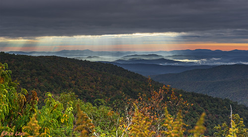 nikond800 nikon d800 nikkor fullframe brp blueridgeparkway blueridgemountains northcarolina sunrise sunrays wnc westernnorthcarolina blue ridge mountains nature forest trees clouds rays nikonflickrtrophy nikonflickraward