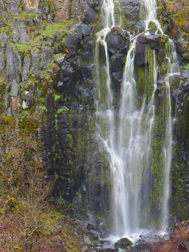 waterfall washington rattlesnakefalls