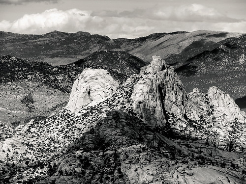 california bw white black nature canon landscape outdoors rocks view hiking scenic peak powershot granite geology rockhouse sierranevadamountains southernsierra kernplateau domelandswilderness sx260 stegosaurusfin