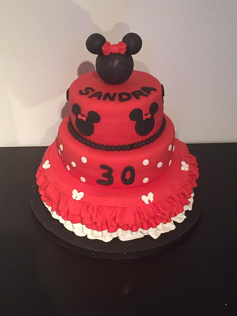 Minniemouse Dress Cake by Kelly Koolenn of Cake design by Kelly