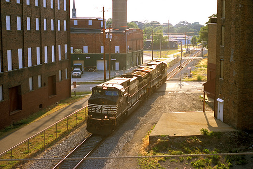railroad light sunset electric yard train evening illinois power general good ns elevator norfolk grain railway trains il southern late normal bloomington ge freight 9493 d36