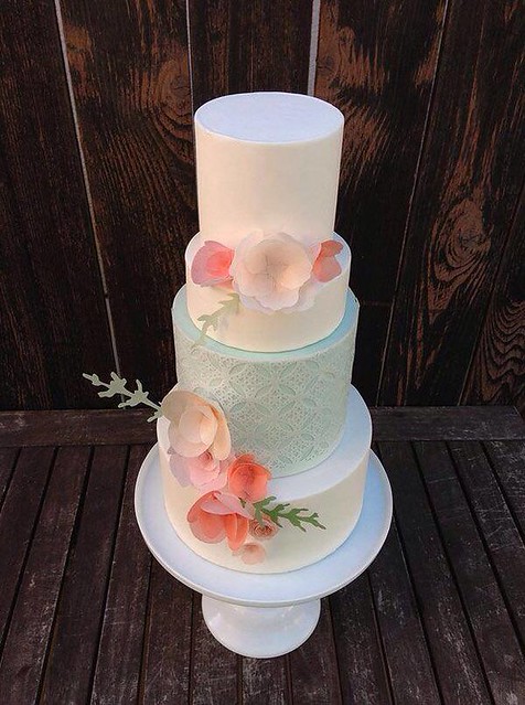 Rice Paper Flower Craze by Glasshouse Cakes and Supplies
