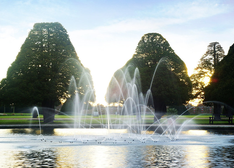 Hampton Court Palace fountain. Credit Peter Trimming
